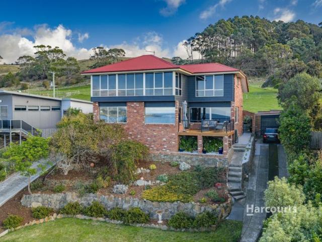 House for sale in Preservation Bay, Penguin