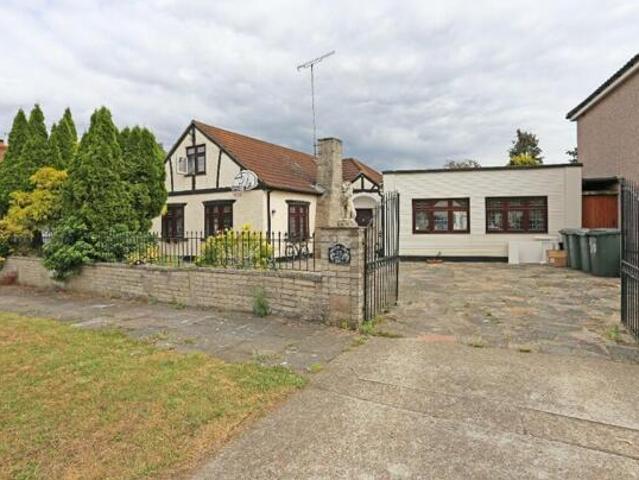 House for sale in Romford, Havering