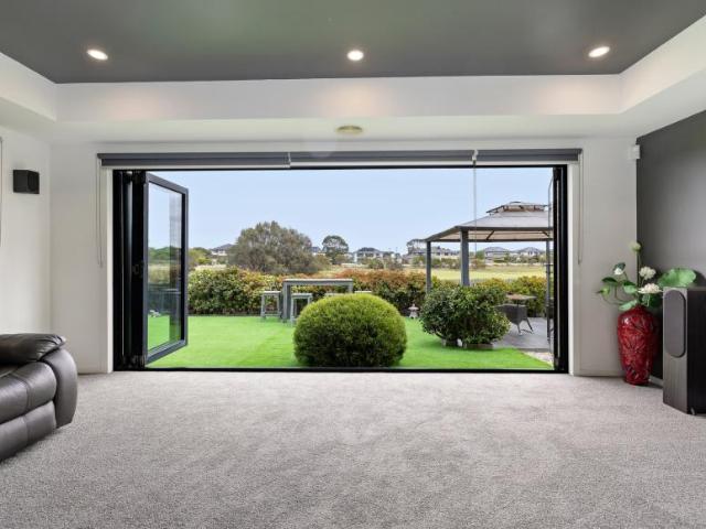 House for rent in Sanctuary Lakes, Melbourne