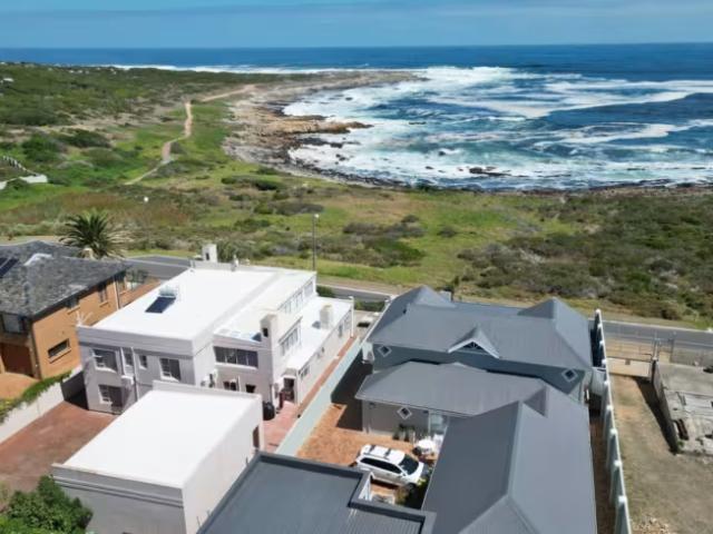 House for sale in Sandbaai, Overstrand Local Municipality