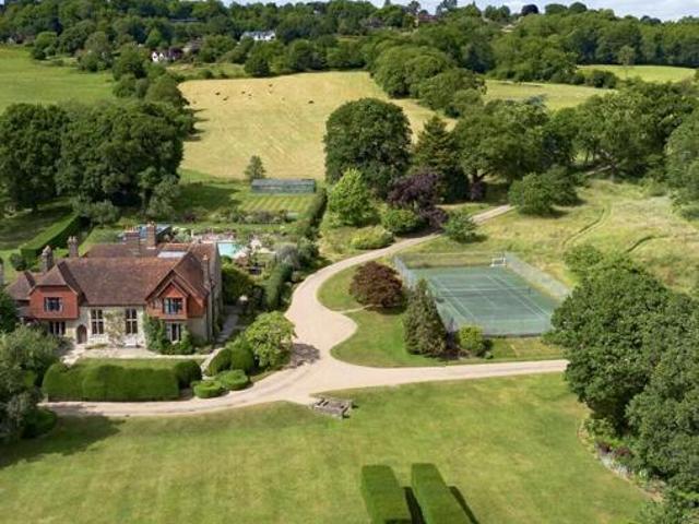 House for sale in The Butts, Kent