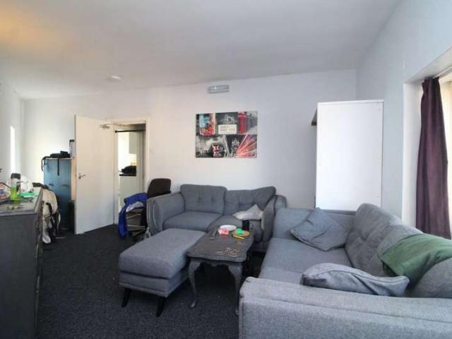 Room for rent in Birkendale, Walkley