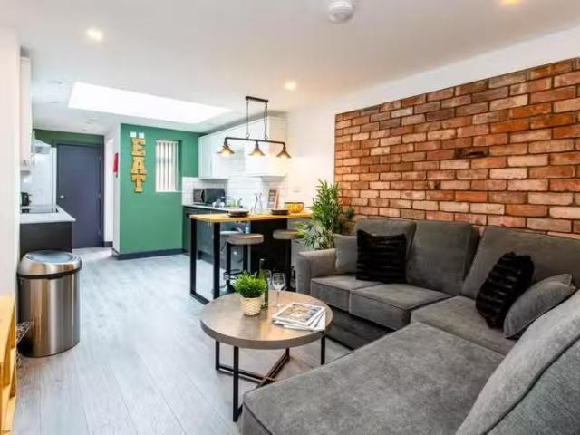 House for rent in Balls Hill, Hill Top