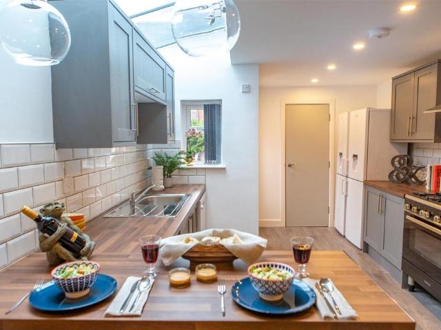 Room for sale in Ball Hill, West Midlands
