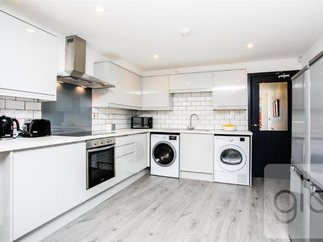 Room for sale in Ball Hill, West Midlands