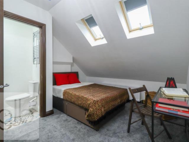 Room for sale in West Midlands