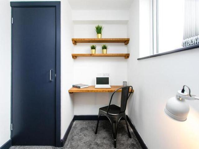 Room for sale in Ball Hill, West Midlands