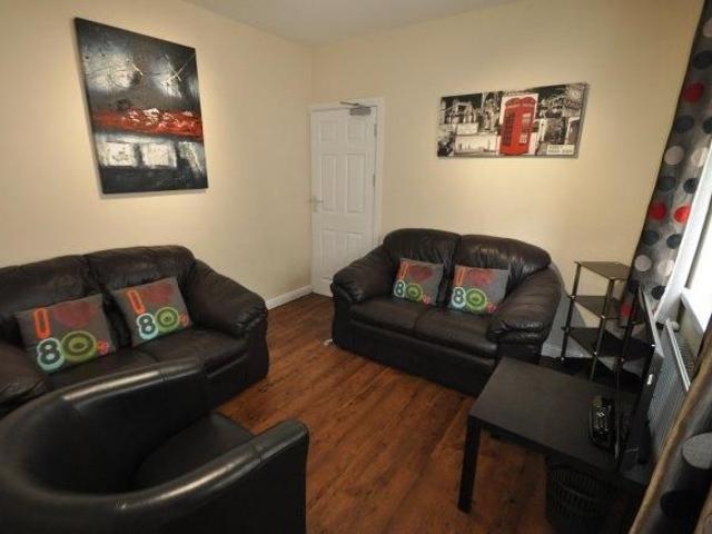 Room for rent in Nangreaves, Wales