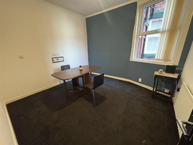 Room for rent in Calderstones