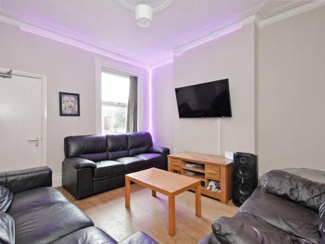 Room for rent in Sharrow Vale, South Yorkshire