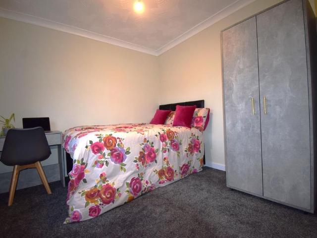 Room for rent in Earlham Rise, East Bank