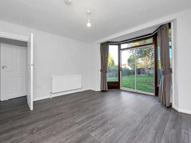Room for rent in Berrylands, Greater London