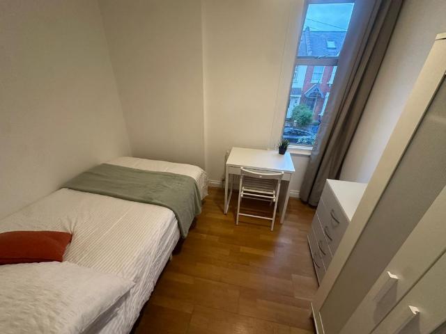 Room for rent in N2, Cat Hill