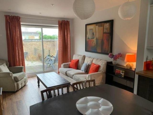 Room for rent in Hales Place, The Bridge