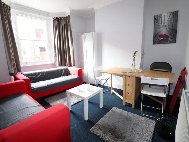 Room for rent in St Clement's, The Slade