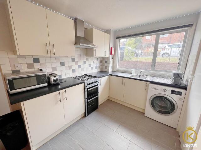 Room for rent in Westborough, Surrey