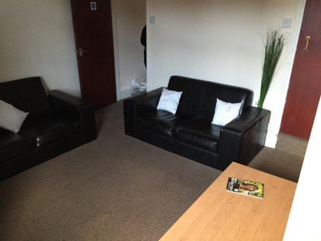 Room for rent in Elmfield, Leicestershire