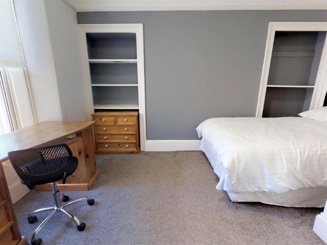 Room for rent in Greenbank, Mount Wise