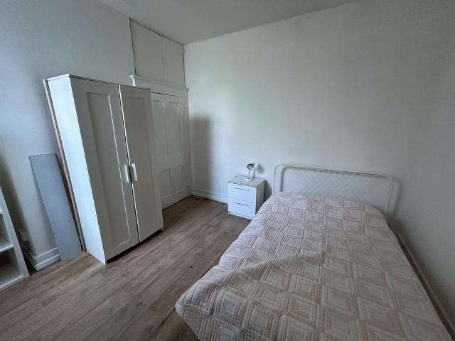 Room for rent in North Kensington, Greater London