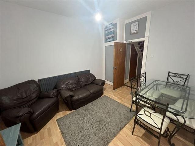 Room for rent in Nangreaves, Wales