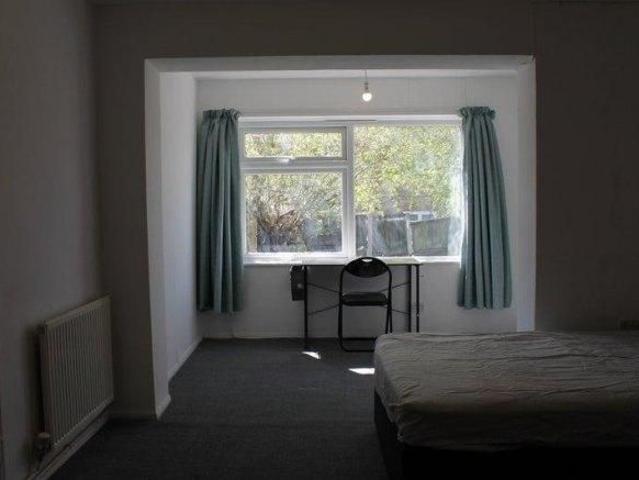 Room for rent in Hales Place, The Bridge