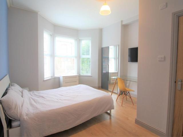 Room for rent in Northgate Village, Two Mills