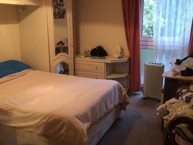 Room for rent in Hales Place, The Bridge