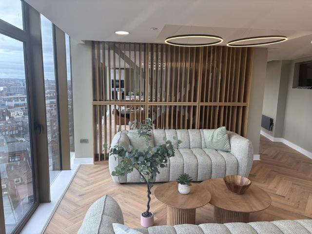 Room for rent in Ropewalks, Calderstones