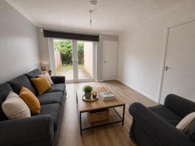 Room for rent in Hales Place, The Bridge