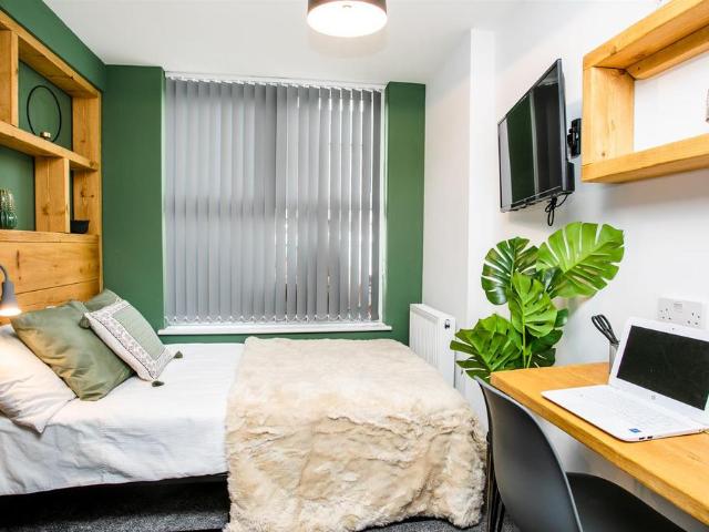Room for rent in Ball Hill, West Midlands