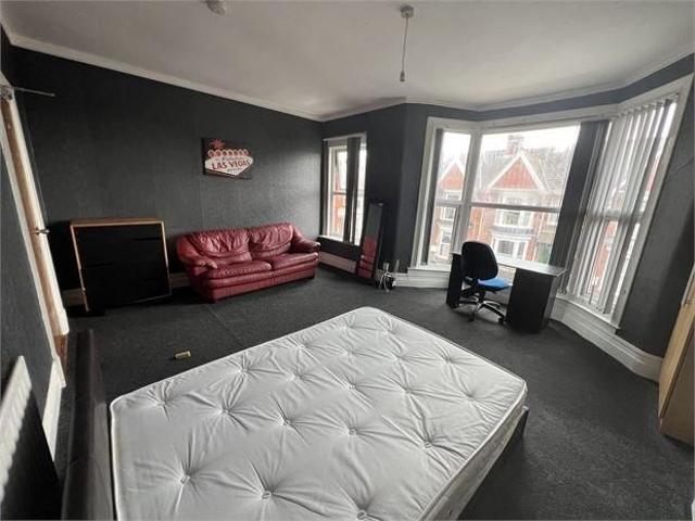 Room for rent in Nangreaves, Wales