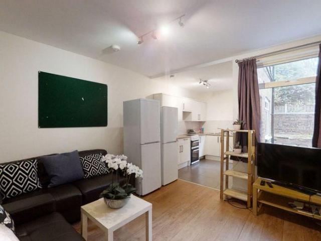 Room for rent in Sharrow Vale, South Yorkshire