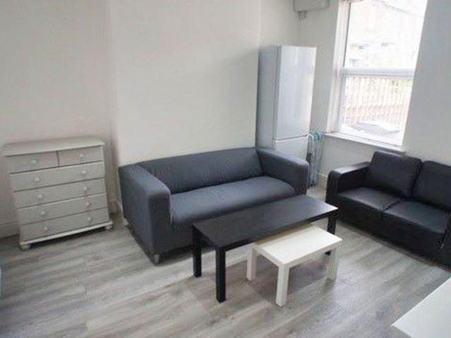 Room for rent in Sharrow Vale, South Yorkshire