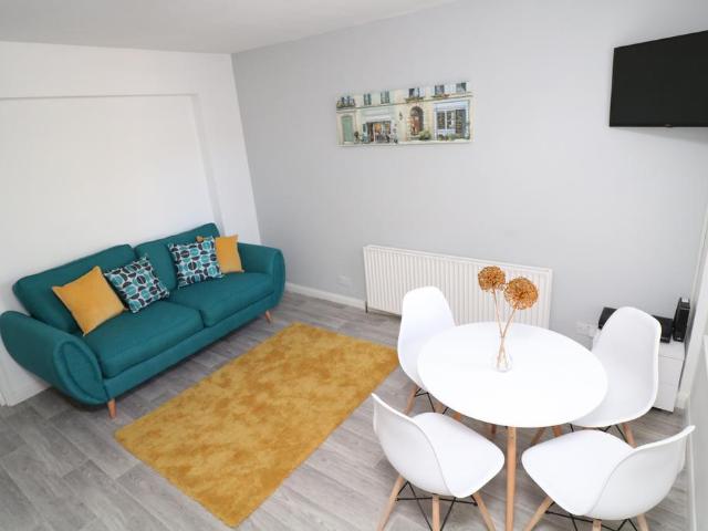 Room for rent in Troy Town, Rochester