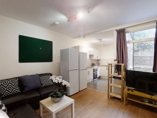Room for rent in Sharrow Vale, South Yorkshire