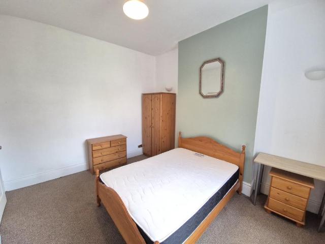 Room for rent in Nether Edge, South Yorkshire