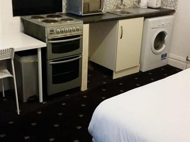 Room for rent in Charminster, Isle Of Man