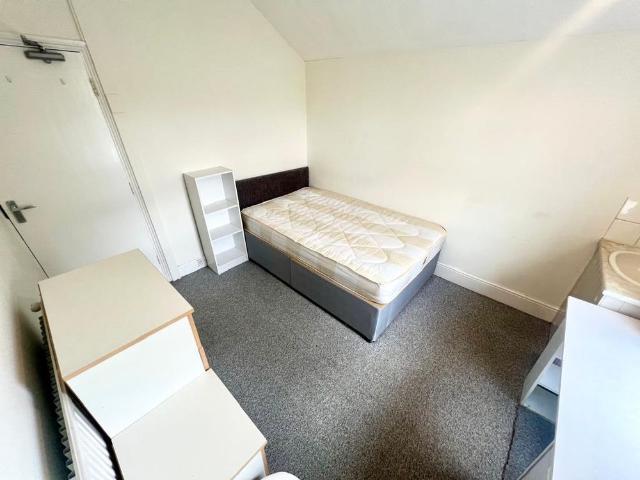 Room for rent in Phippsville, Northampton