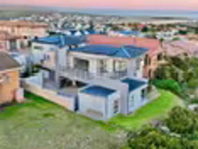 House for sale in Groot Brak Rivier, Western Cape