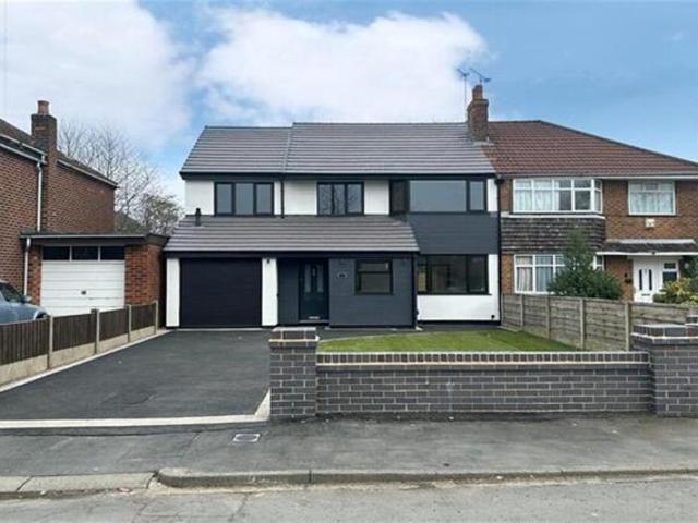 House for sale in Timperley, Brooklands