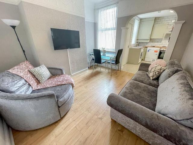 House for rent in Kensington, Calderstones