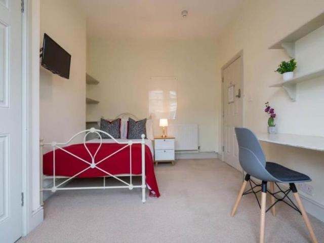 House for rent in Plasnewydd, Falcon Lodge