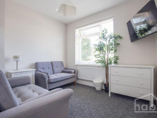 House for rent in Lakenham, East Bank