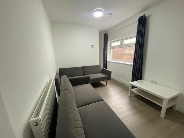 House for rent in Plasnewydd, Falcon Lodge
