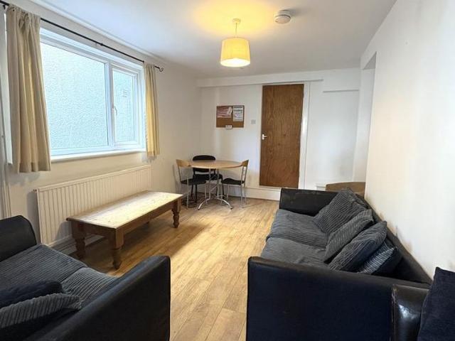 House for rent in Nangreaves, Wales