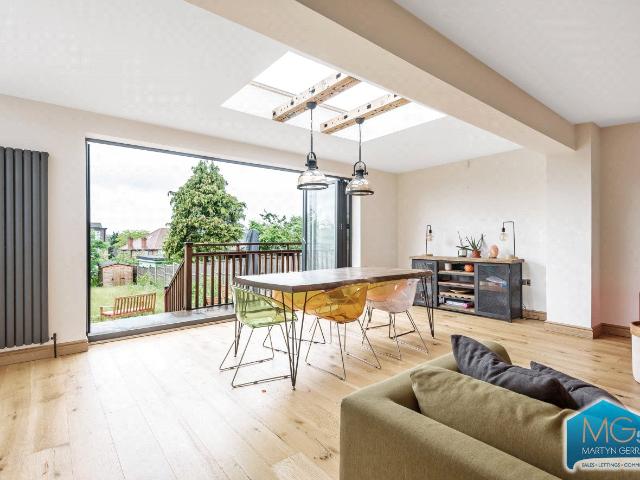 House for rent in New Southgate, Greater London