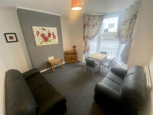 House for rent in Nangreaves, Wales