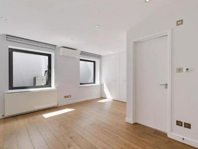 House for rent in Chalk Farm, Cat Hill