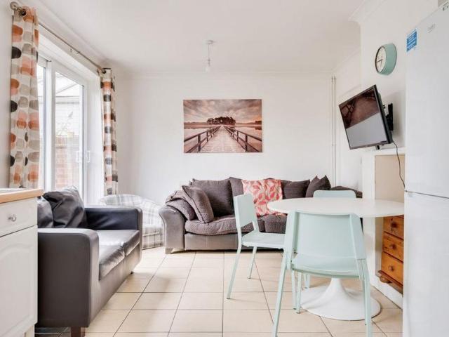 House for rent in St. Martin's, The Bridge