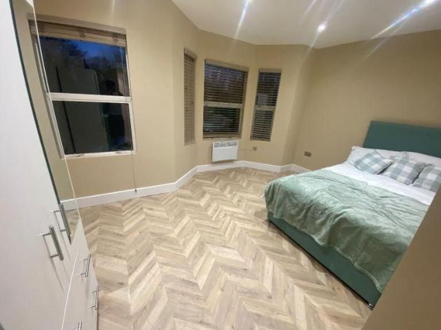 House for rent in Harmondsworth, Greater London